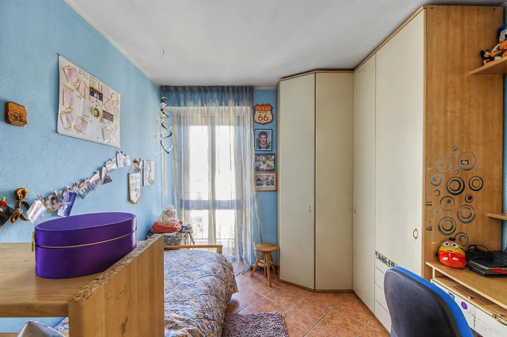 Magamistoad - Multi-Level Apartment with Mansard in Luino
