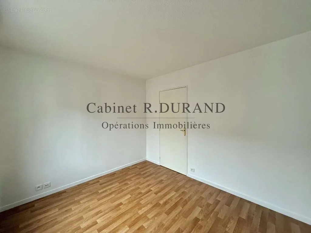 Pièces - Appartement avec Balcon à Colombes