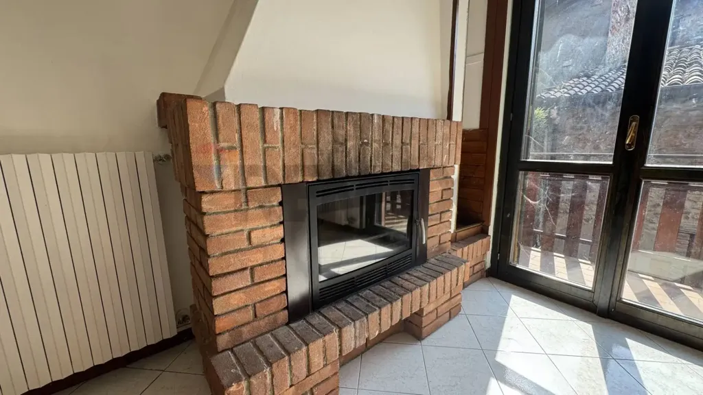 Living Room - Independent House with Private Courtyard in Gavardo