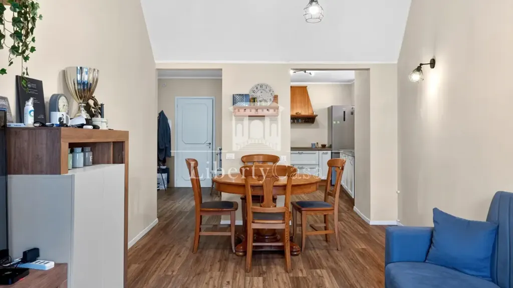 Dining Room - Rustic Lake View Apartment in Salò