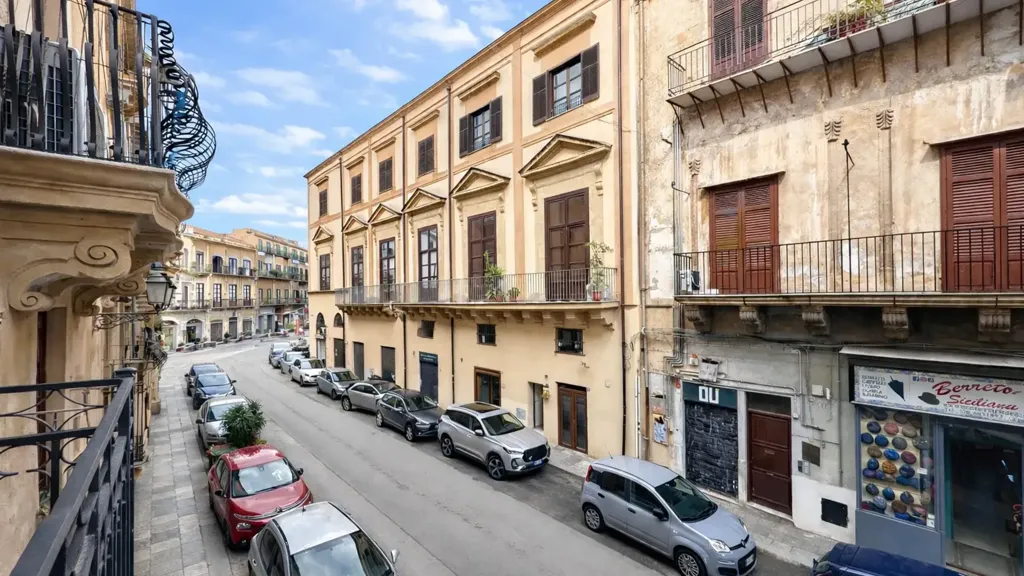 Exterior - Rustic Apartment with Balcony in Palermo