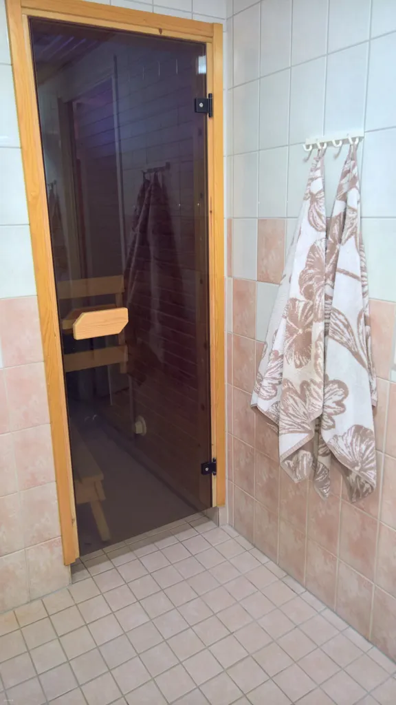 Salles de bain - Spacious Flat with Balcony in Paavola, Lahti