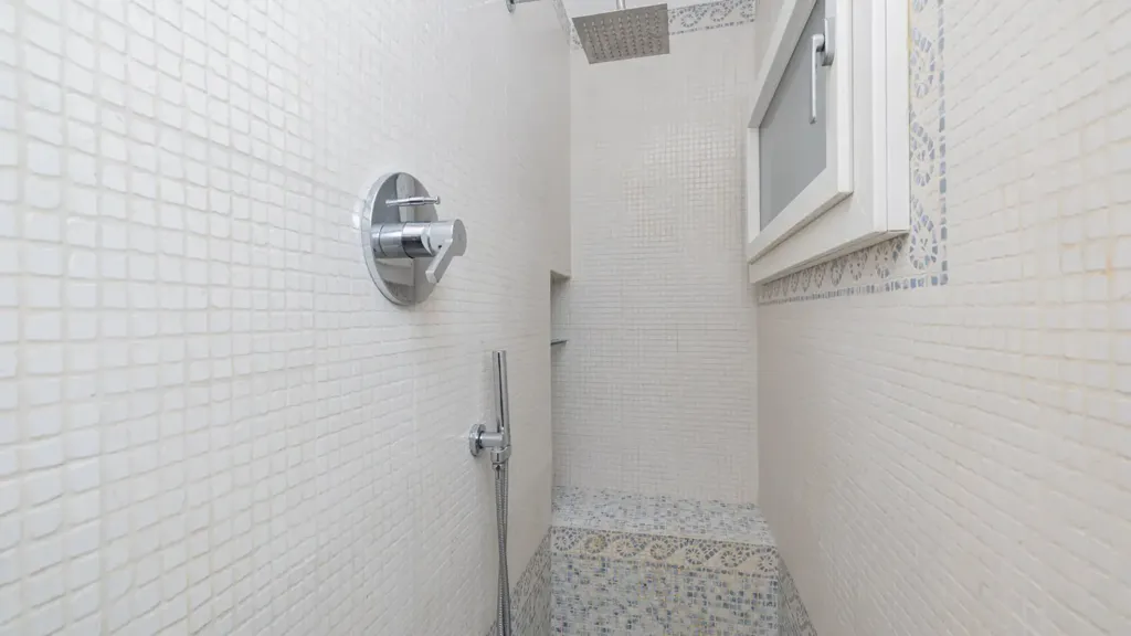 Bagni - Rustic-Style Flat with Terrace in Milan