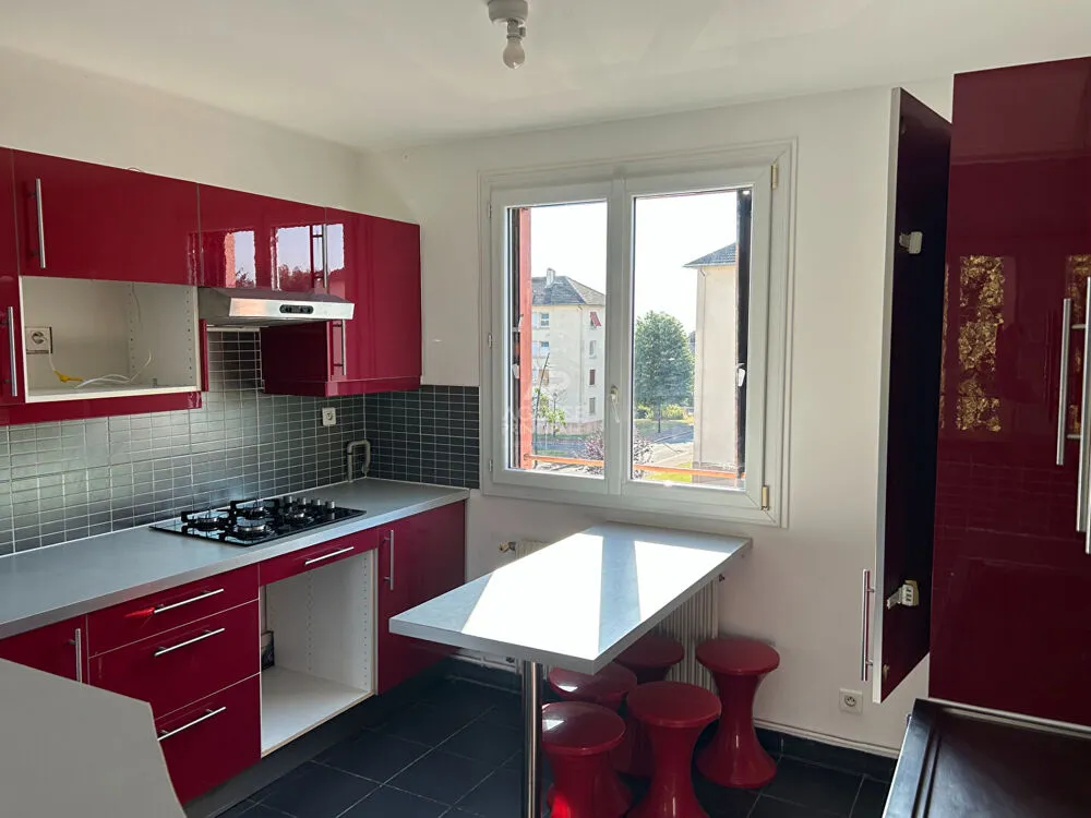 Cucina - Refurbished 3-Bed Flat with Balcony in Le Mesnil-le-Roi
