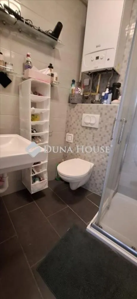 Salles de bain - Modern Flat with Balcony in Tettye, Pécs