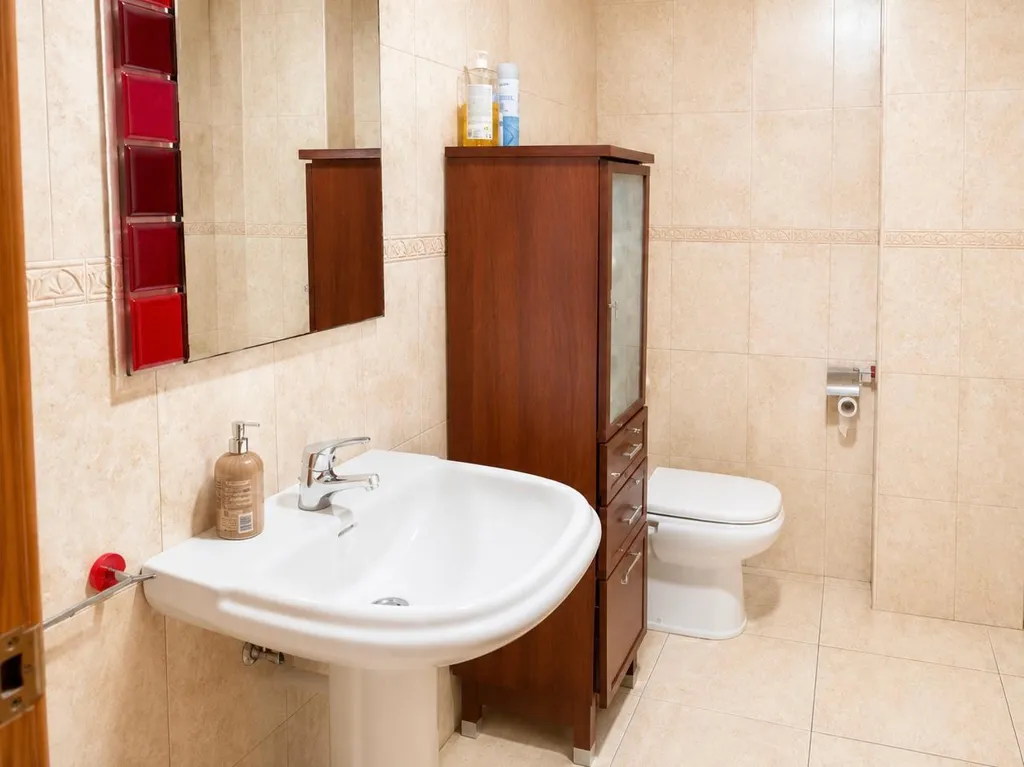 Salles de bain - Bright Apartment with Balcony in Patraix