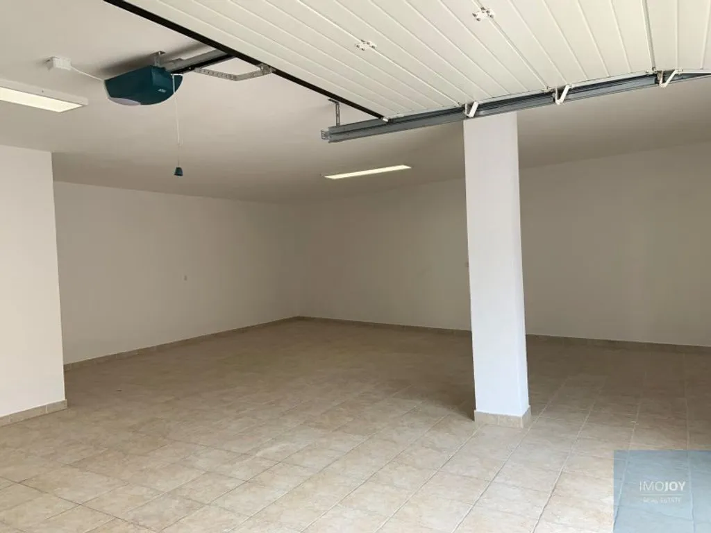 Garage - Luxury Villa with Sea View in Ericeira