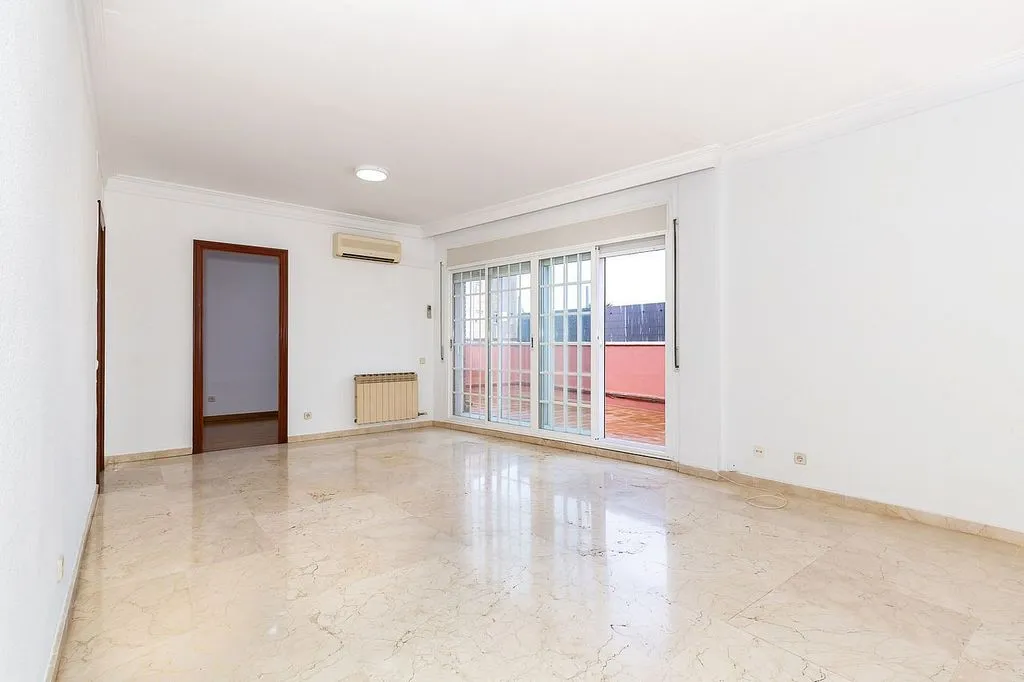 Pièces - Apartment with Terrace in Sant Just Desvern