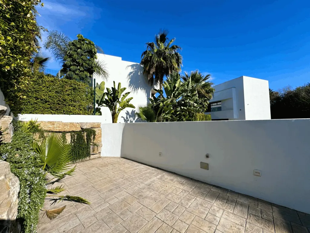 Jardin - Luxury Villa with Pool in Estepona