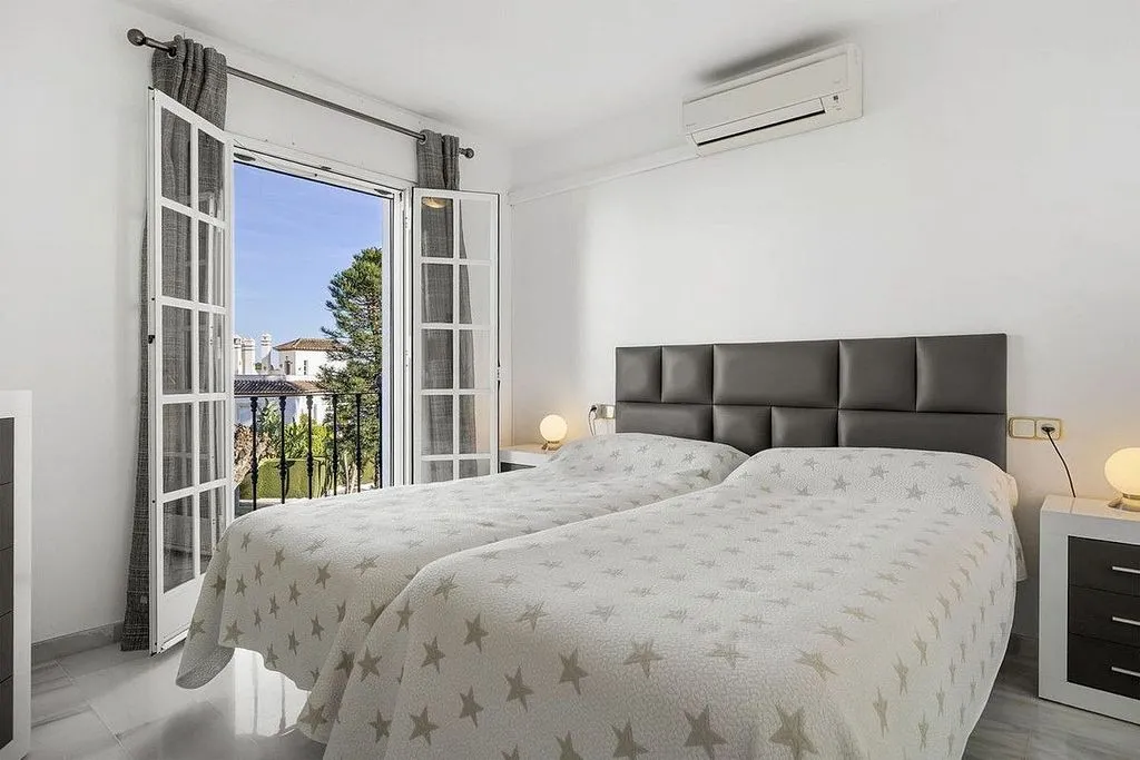 Bedrooms - Semi-Detached House with Pool in Bel Air