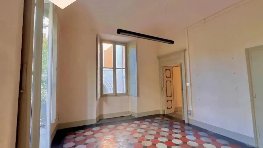 Rooms - Central Apartment with Balconies in Acqui Terme