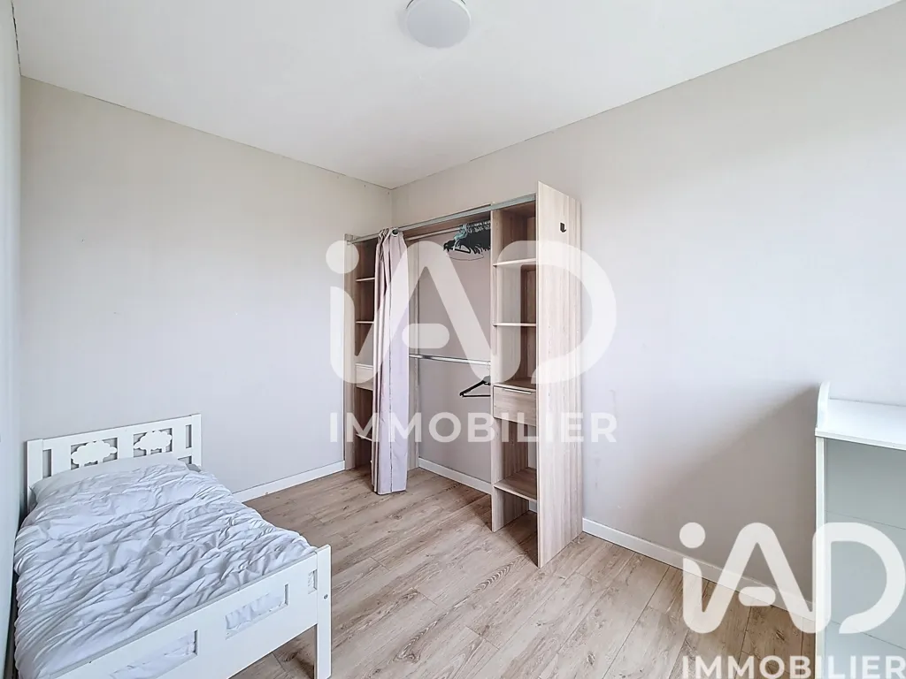Bedrooms - Meubled 4-Piece Flat with Park View in Blanc-Mesnil