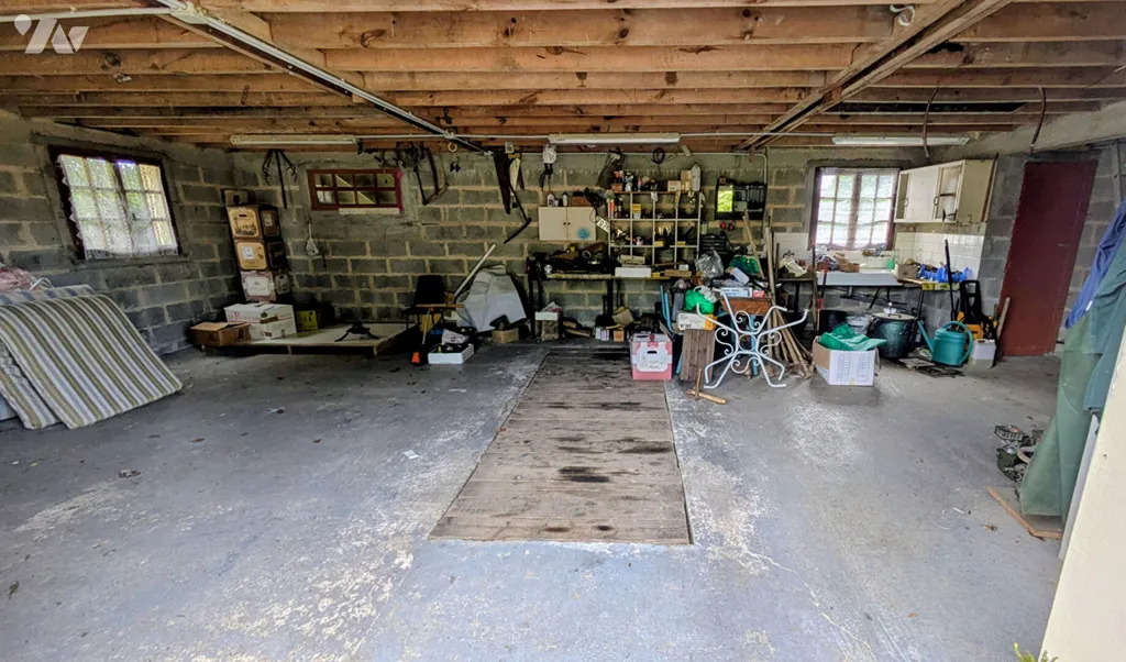 Garage - Maison avec Garage et Terrain Constructible à Brix