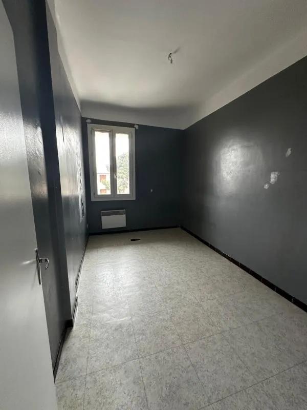Pièces - Appartement T4 avec Balcon à Istres