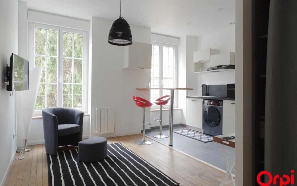 Elutuba - Meubled Studio with Courtyard View in Lyon 7