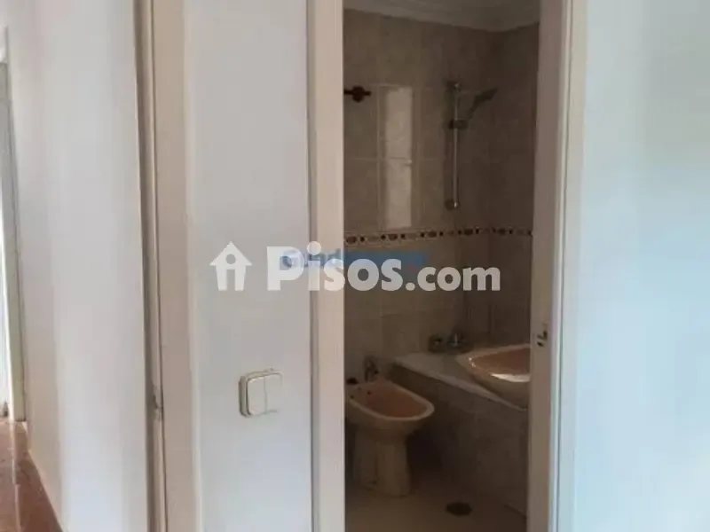 Vannitoad - Spacious Flat with Terrace in Montequinto Centre