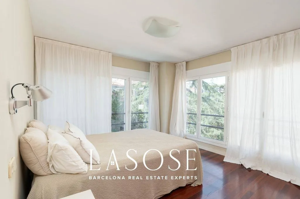 Bedrooms - Duplex Penthouse with Pool in Tres Torres, Barcelona