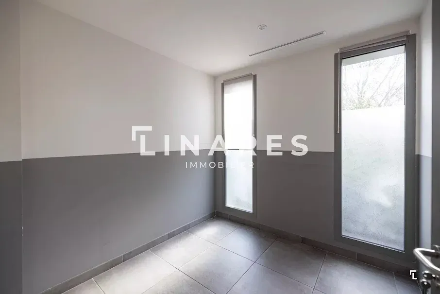 Rooms - Apartment with Terraces in Marseille's 8th Arrondissement