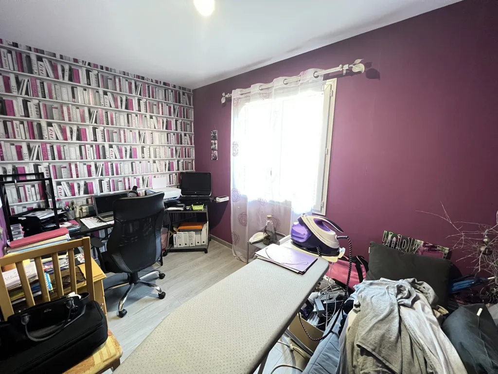 Bureau - Villa de Plain Pied avec Piscine à 10 min de Montluçon