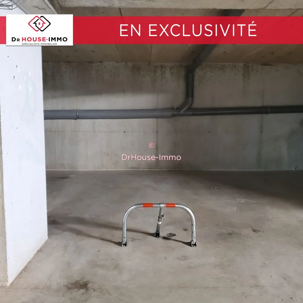 Garage - Appartement avec Balcon et Piscine à Super-Besse