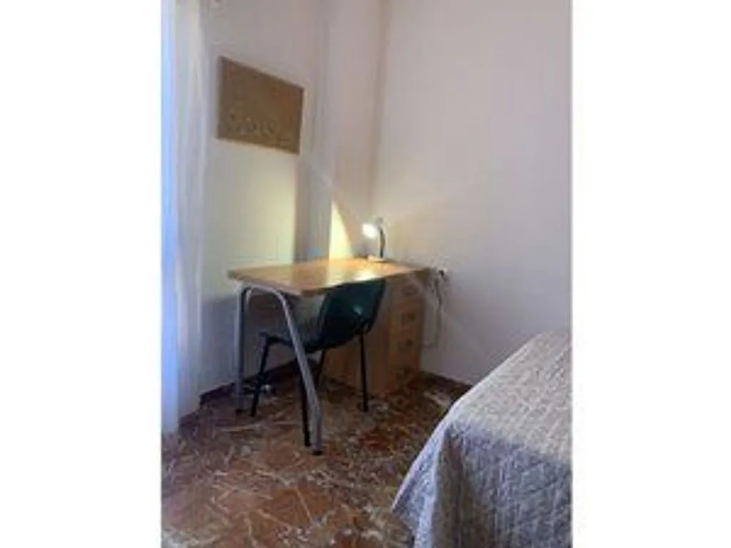 Bureau - Furnished Flat with Balcony in Granada
