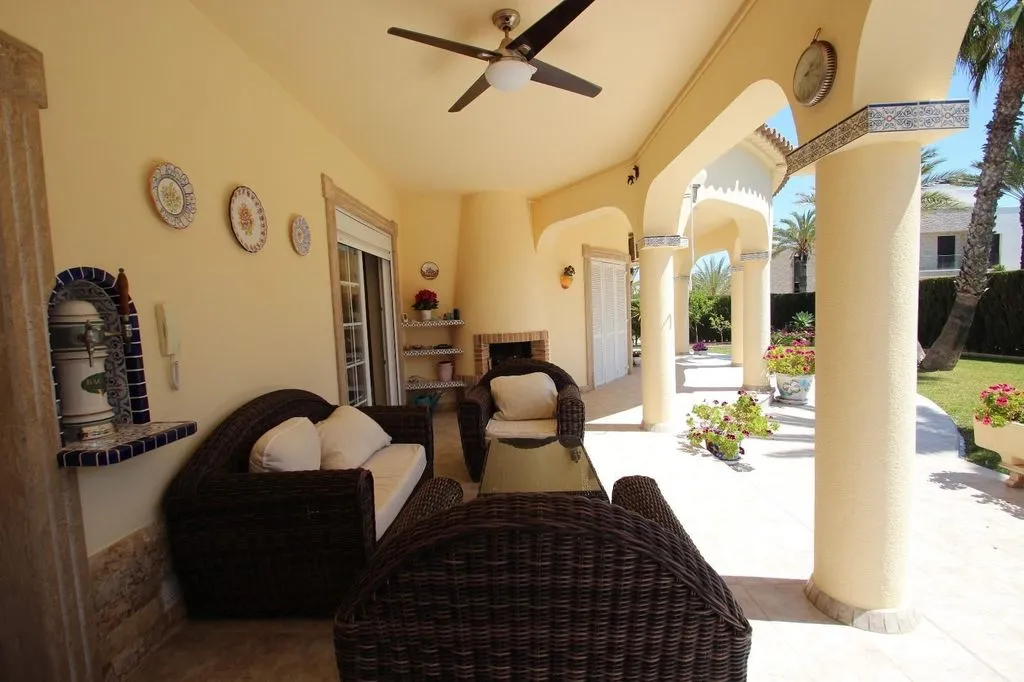 Terrass - Villa with Private Pool in Cabo Roig, Orihuela