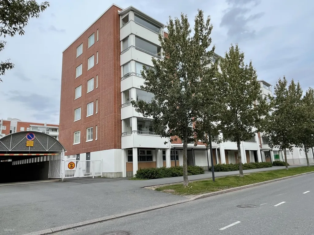 Exterior - Spacious Apartment with Balcony in Etu-Lyötty, Oulu