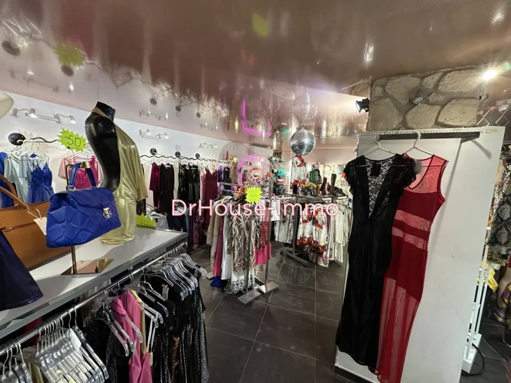Toad - Commercial Space with Studio in Cap d'Agde