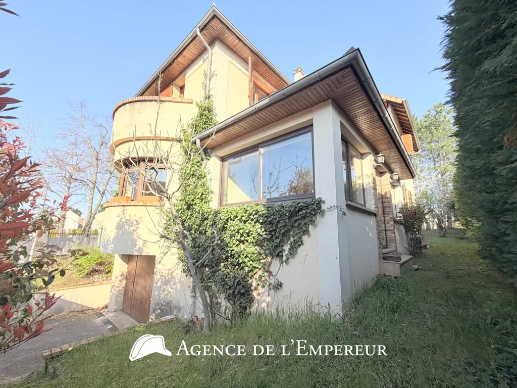 Extérieur - Maison 7 Pièces avec Jardin à Rueil Malmaison