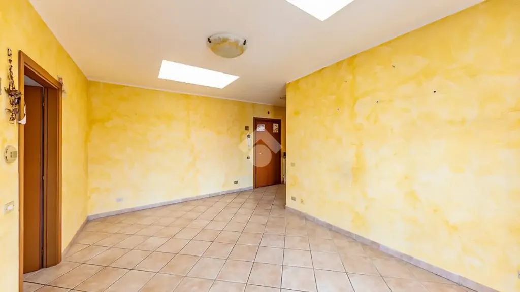 Esik - Apartment with Large Terrace in Rescaldina