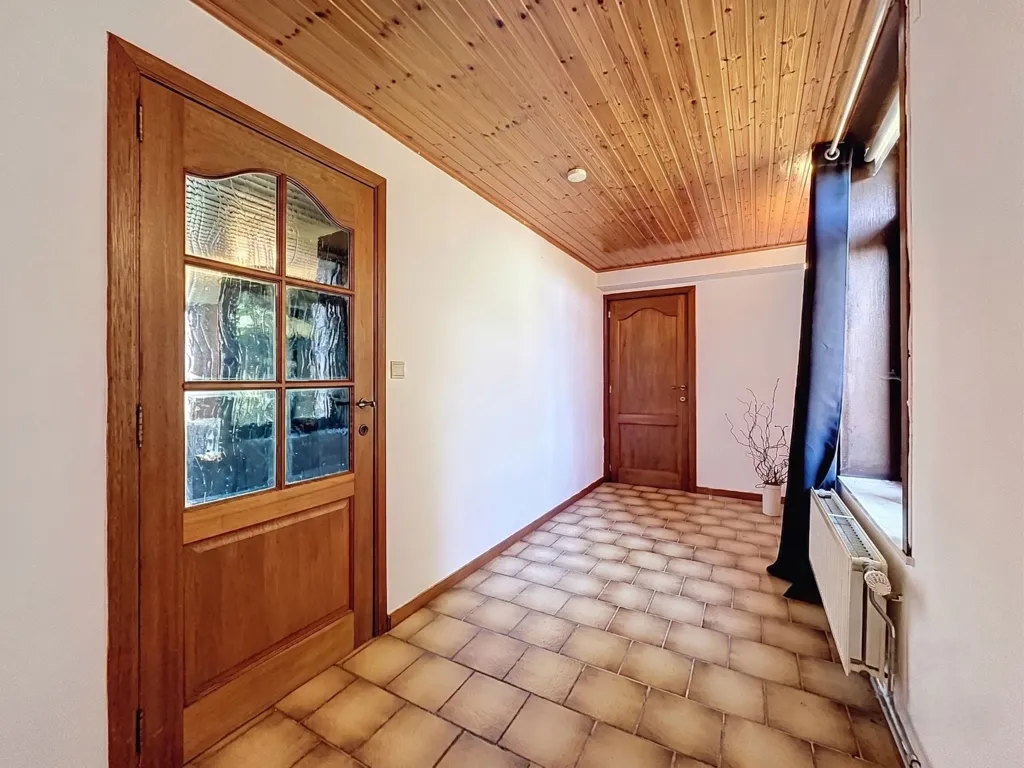 Esik - Charming Villa with Terrace in Papignies