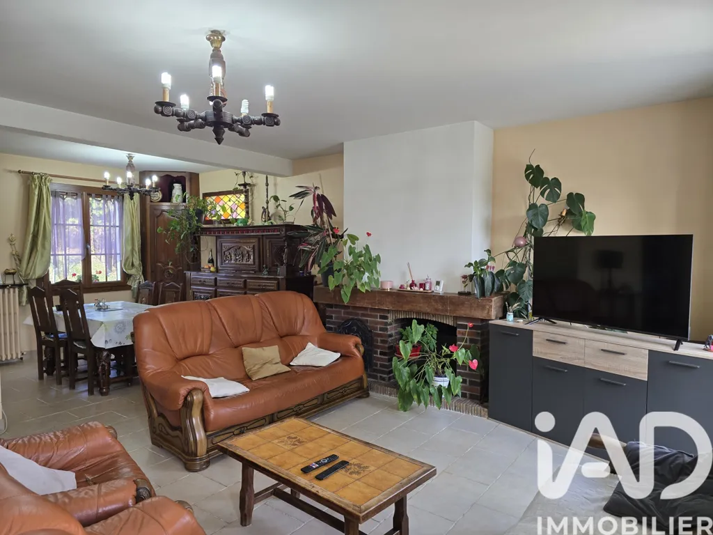 Elutuba - House with Terraced Garden in Donnemarie-Dontilly