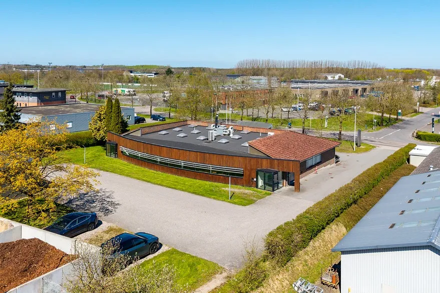 Vista aerea - Office with Parking near Motorway in Odense