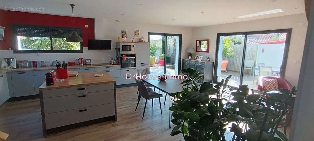 Cuisine - Maison avec Piscine et Jardin à Pornic