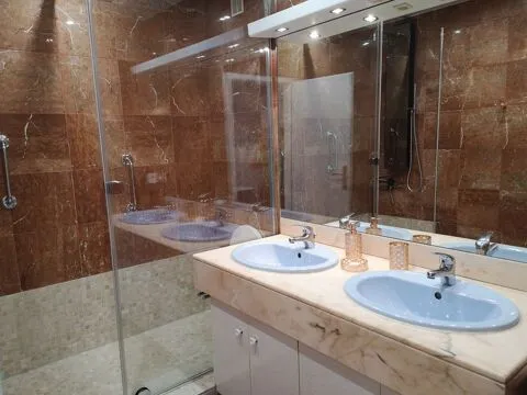 Bagni - Modernised 3-Bed Flat with Balcony near La Défense