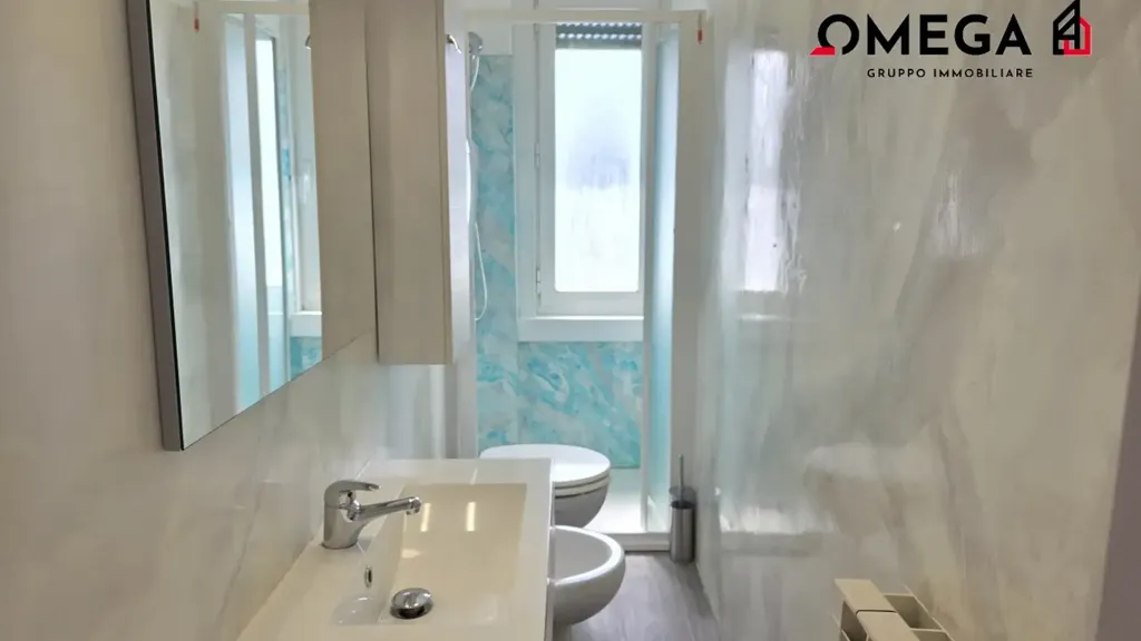 Salles de bain - Modern Studio with South Exposure in Trieste