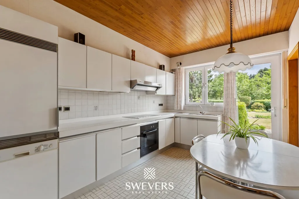 Kitchen - Open Plan House with Garden in Beringen