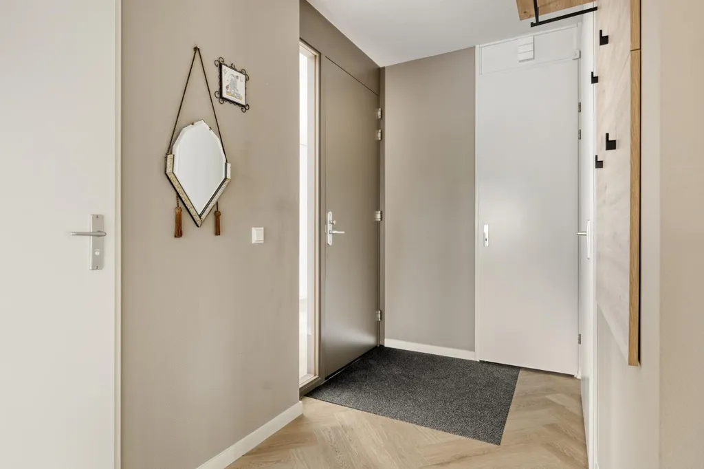 Esik - Ground Floor Apartment with Terrace in Goes