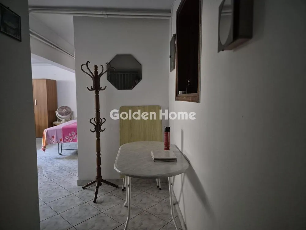 Esik - Apartment with Balcony in Koridallos