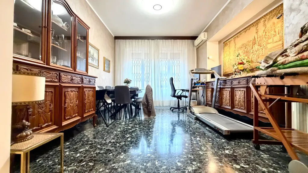 Bureau - Apartment with Large Terrace in Florence