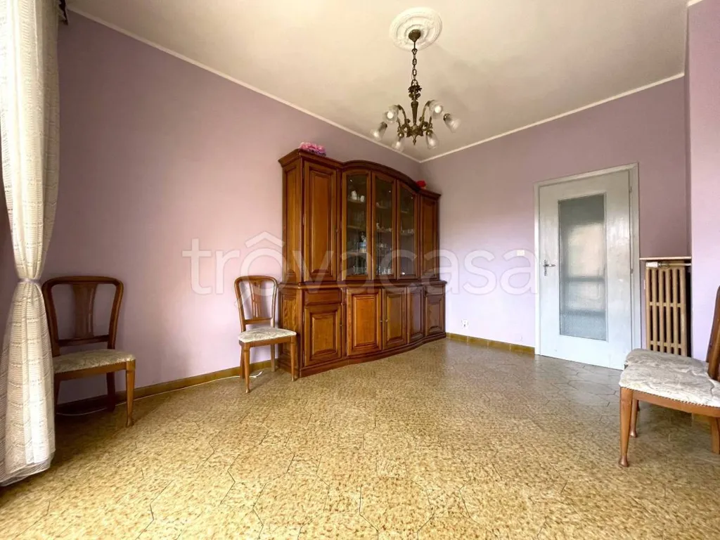 Salle à manger - Spacious 3-Bedroom Apartment in Settimo Torinese