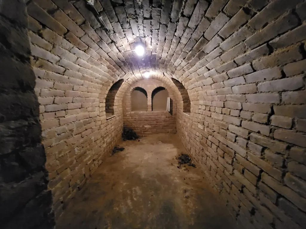 Stanze - House with Wine Cellar in Heldenberg