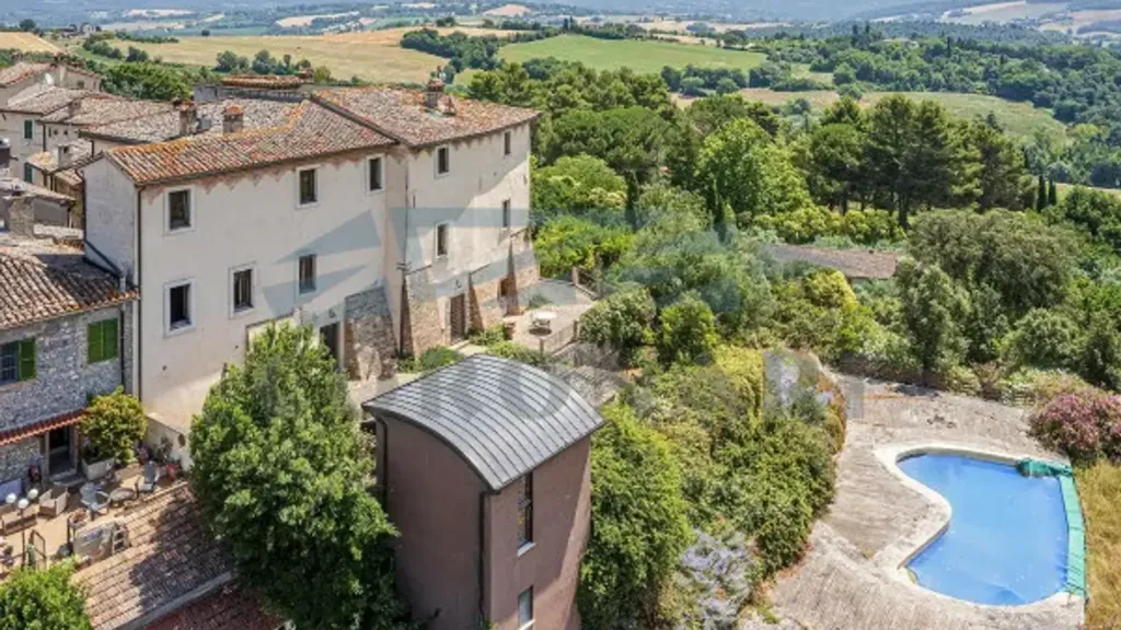 Õhuvaade - Renaissance Castle with Pool in Todi