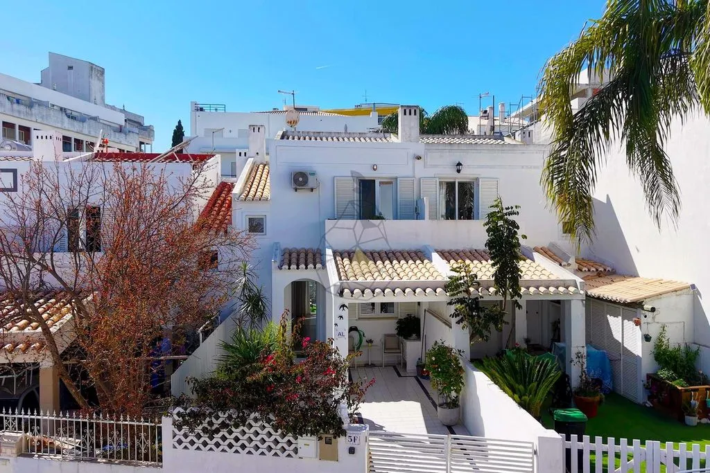 Exterior - 2-Bedroom Villa with Private Garden in Albufeira