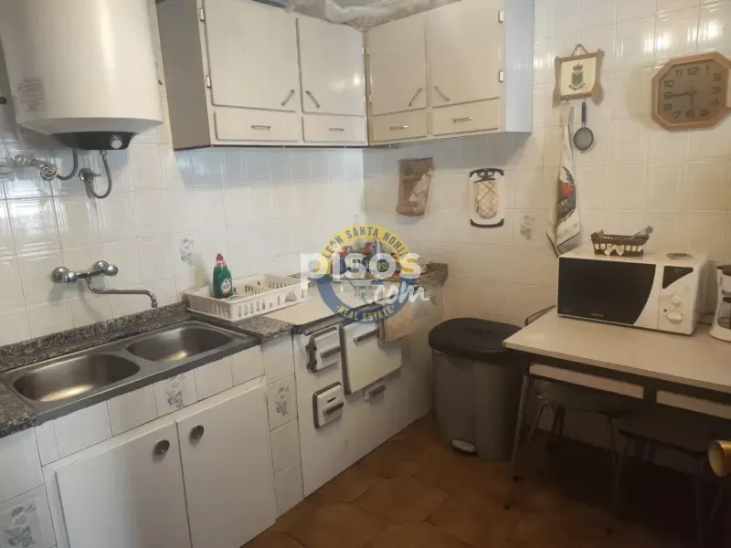 Kitchen - 3-bedroom house in ES