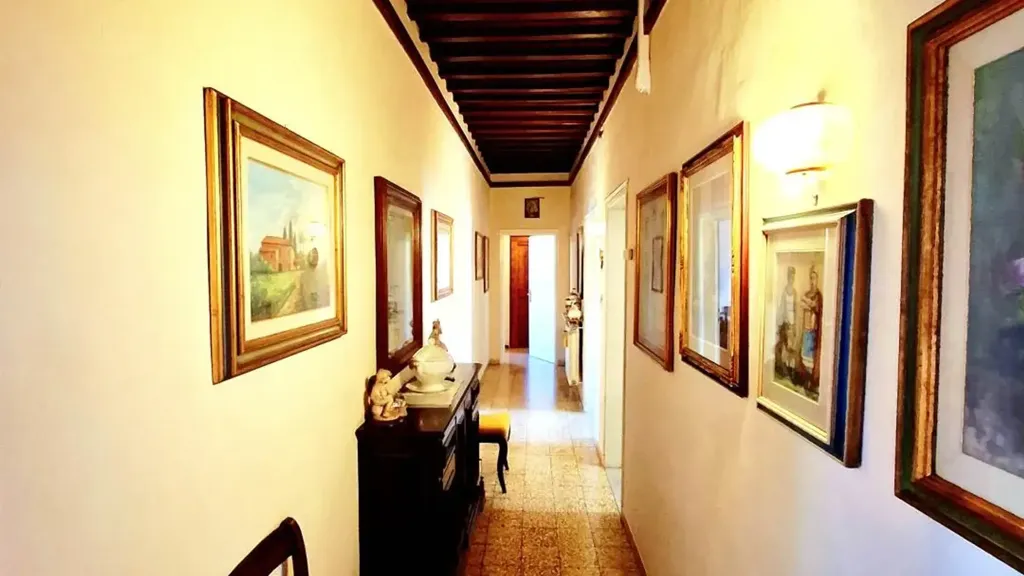 Entrée - Five-Bedroom Apartment with Terrace in Lastra a Signa