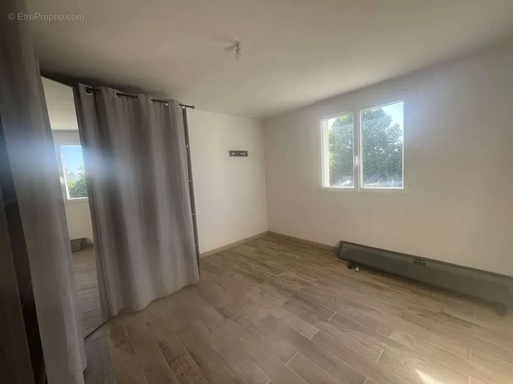 Rooms - Renovated House with Garden in Denat