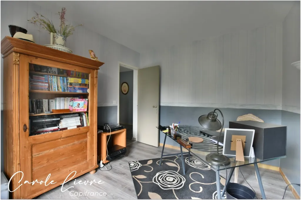 Bureau - Maison avec Piscine et Terrain de 2000 m²