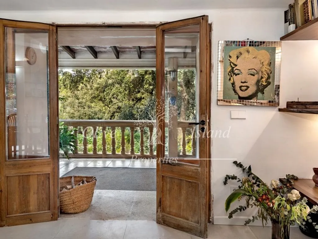 Esik - Luxury House with Pool and Gardens in Alaró