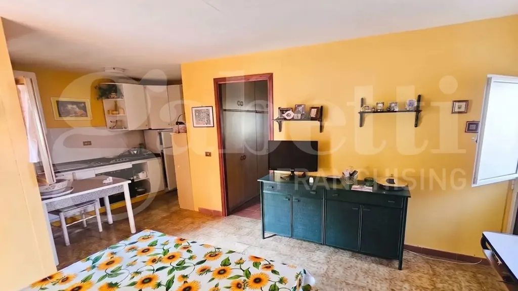 Söögituba - Twin-Storey Apartment with Terrace in Messina